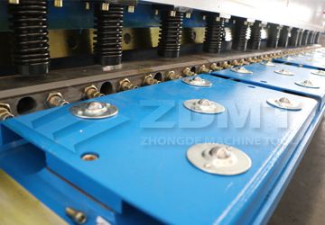 球面工作臺(tái).jpg 球面工作臺(tái).jpg