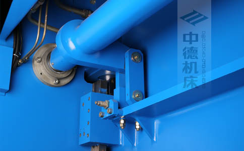 ZDPK-6325配有中德公司最新型扭軸同步裝置，強(qiáng)度高，能調(diào)節(jié)，專利技術(shù).jpg